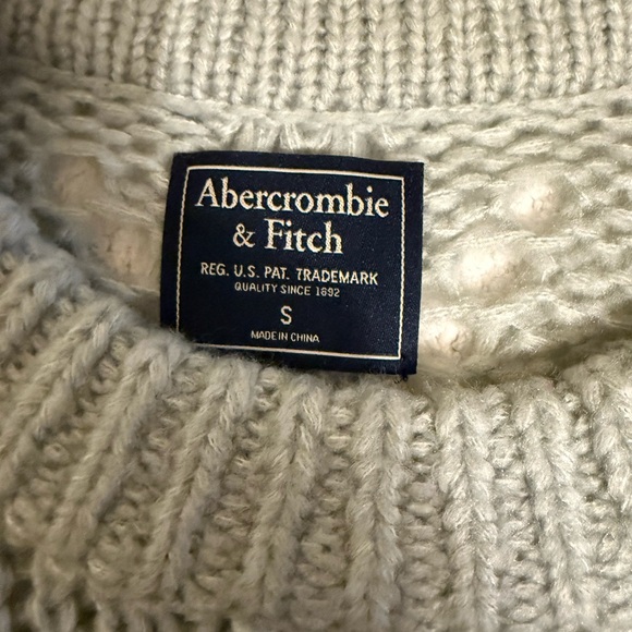 Abercrombie & Fitch Sweaters - Abercrombie and Fitch knit sweater